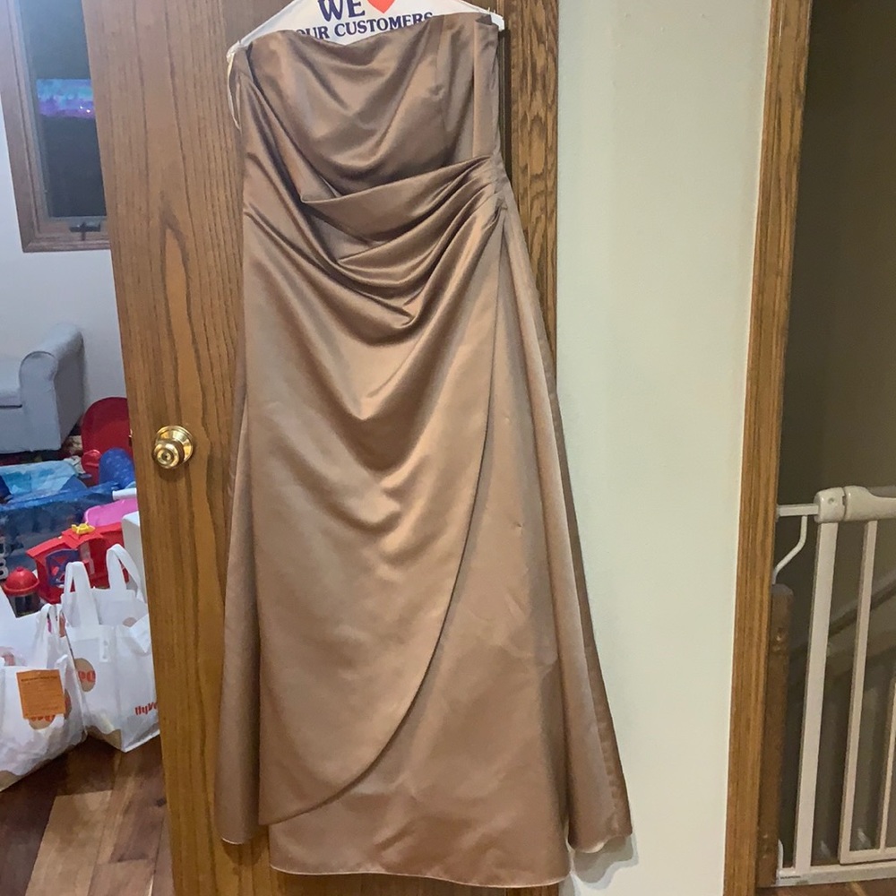 Brides maid’s tan dress